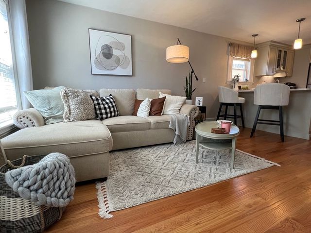 12 Alpine St 2, Somerville, MA 02144