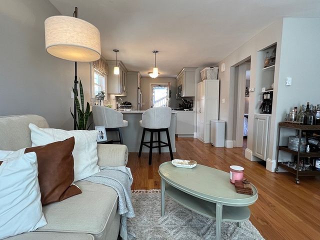 12 Alpine St 2, Somerville, MA 02144