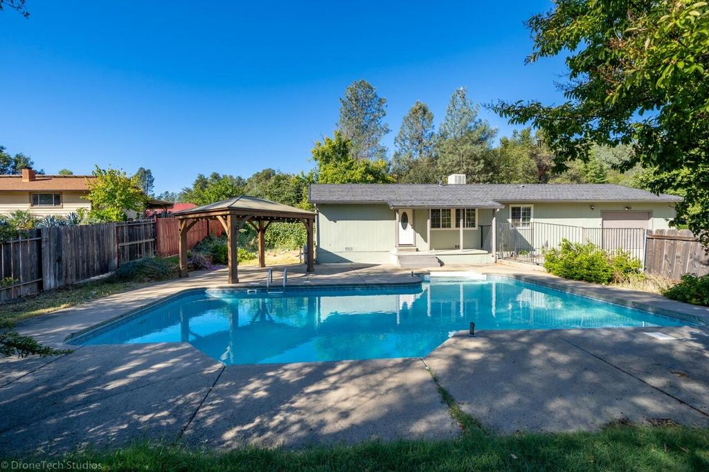 12648 Williamson Road, Redding, CA 96003