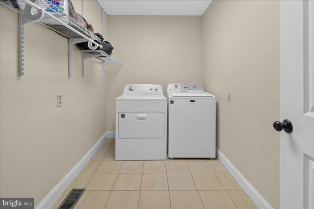 70 JOHN WHITE, Plainsboro, NJ 08536