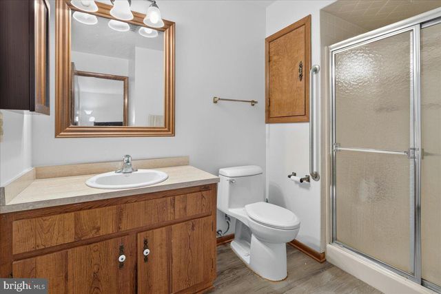 70 JOHN WHITE, Plainsboro, NJ 08536