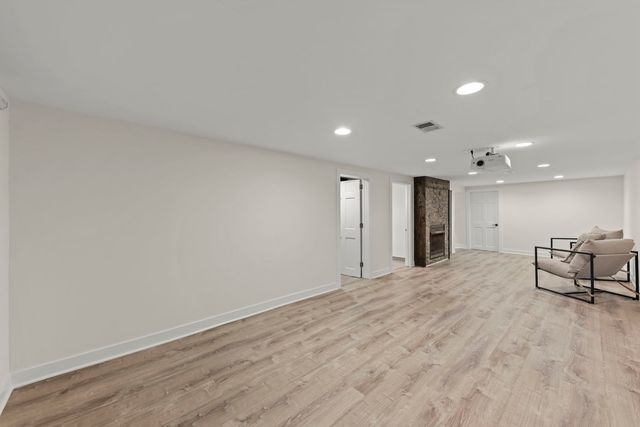 2N180 Mildred Avenue, Glen Ellyn, IL 60137