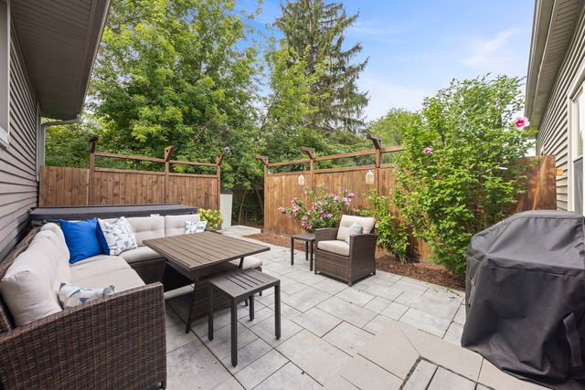 2N180 Mildred Avenue, Glen Ellyn, IL 60137