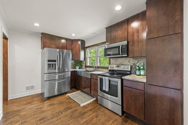 2N180 Mildred Avenue, Glen Ellyn, IL 60137