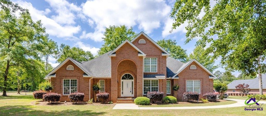 245 Sterling Drive, Byron, GA 31008