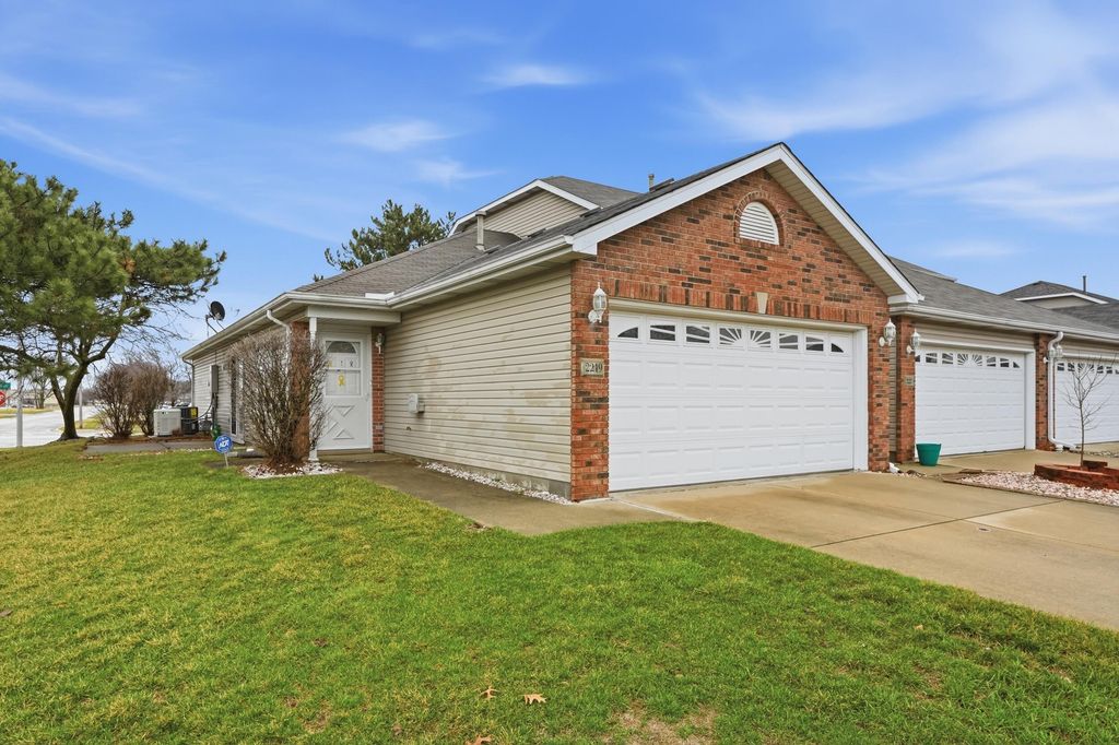 2219 Sandridge Lane, Dyer, IN 46311