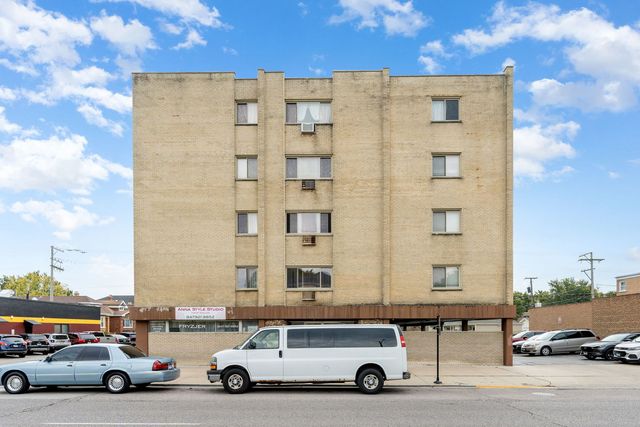 7733 W Belmont Avenue 306, Elmwood Park, IL 60707
