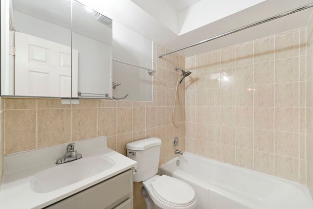 7733 W Belmont Avenue 306, Elmwood Park, IL 60707