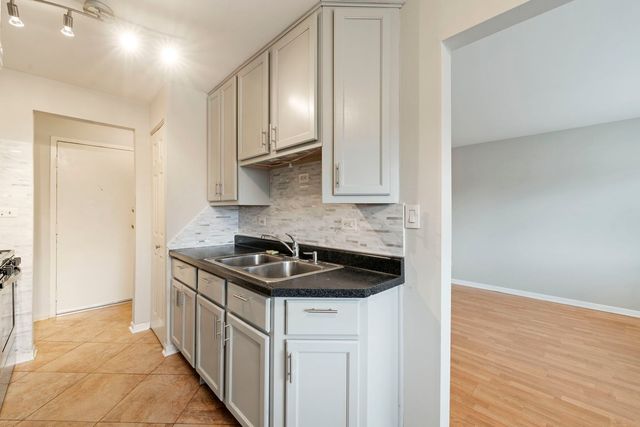 7733 W Belmont Avenue 306, Elmwood Park, IL 60707