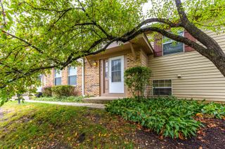 382 Birchwood Court, Vernon Hills, IL 60061