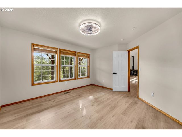 27614 Ne 434TH St, Amboy, WA 98601
