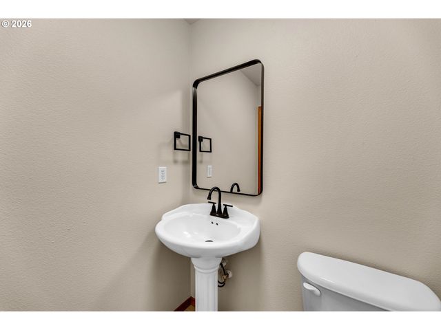 27614 Ne 434TH St, Amboy, WA 98601
