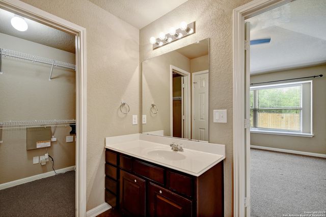 13307 Biltmore Lakes, Live Oak, TX 78233