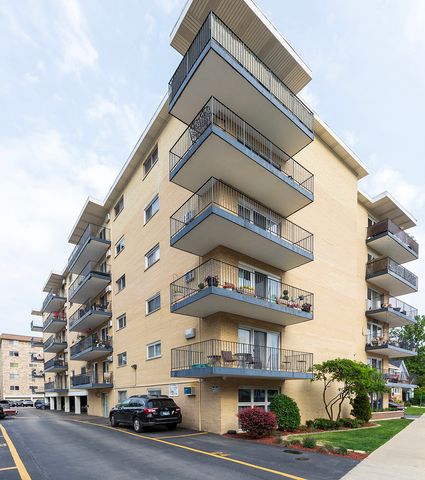 320 Circle Avenue 102, Forest Park, IL 60130