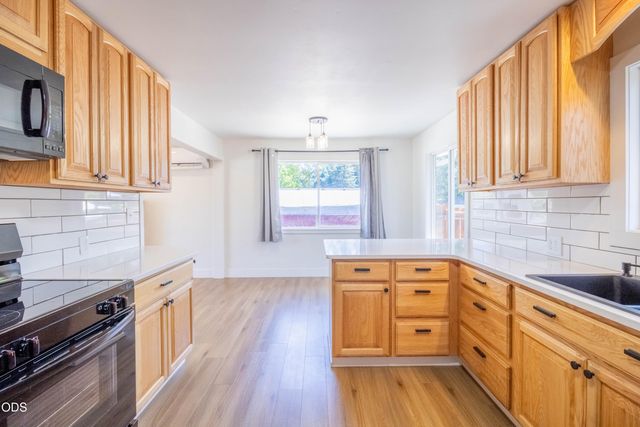 1224 SW Oak Street, Grants Pass, OR 97526