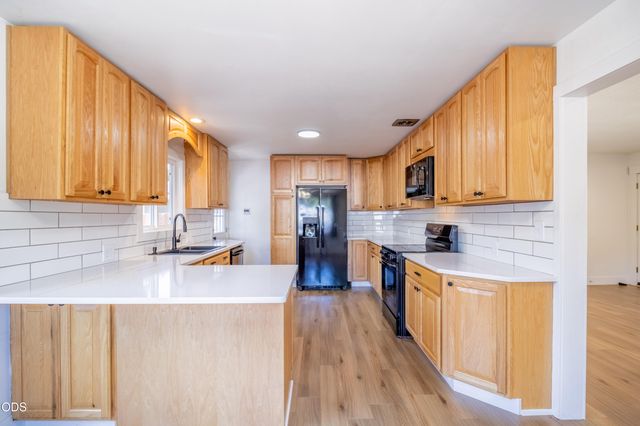 1224 SW Oak Street, Grants Pass, OR 97526