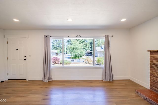 1224 SW Oak Street, Grants Pass, OR 97526