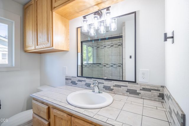 1224 SW Oak Street, Grants Pass, OR 97526