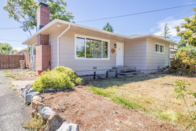 1224 SW Oak Street, Grants Pass, OR 97526