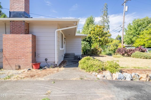 1224 SW Oak Street, Grants Pass, OR 97526