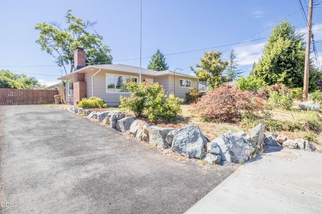 1224 SW Oak Street, Grants Pass, OR 97526