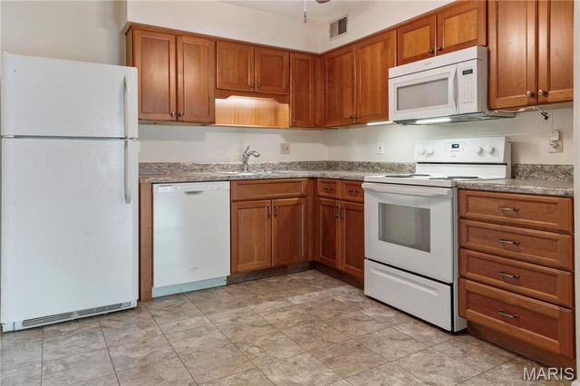7611 Triwoods Drive D, Shrewsbury, MO 63119
