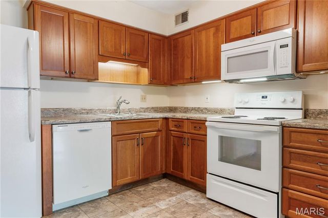 7611 Triwoods Drive D, Shrewsbury, MO 63119