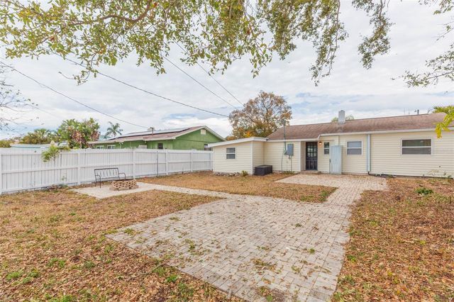 1235 PALM STREET, Clearwater, FL 33755