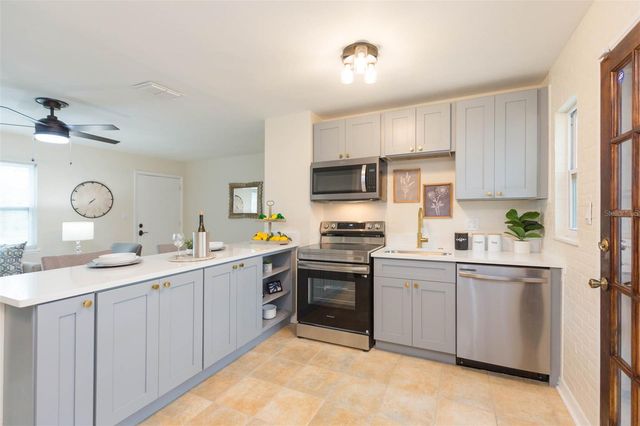 1235 PALM STREET, Clearwater, FL 33755