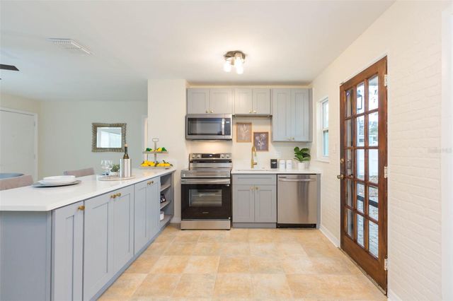 1235 PALM STREET, Clearwater, FL 33755