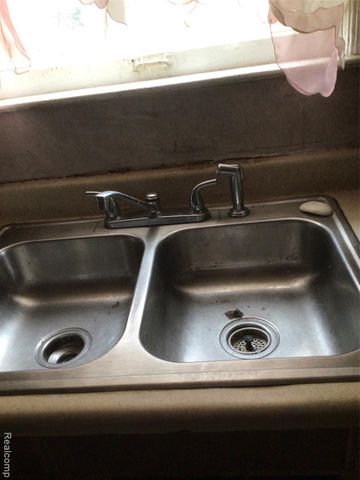 9930 Whitcomb Street, Detroit, MI 48227