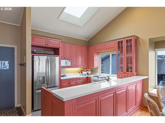 4175 N HIGHWAY 101 D-2, Depoe Bay, OR 97341