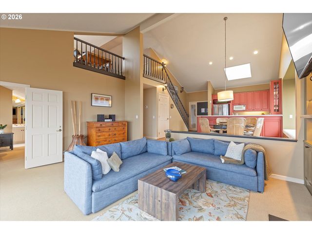 4175 N HIGHWAY 101 D-2, Depoe Bay, OR 97341