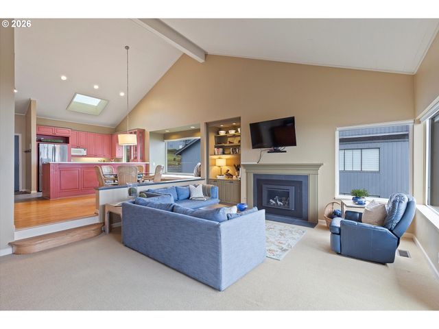 4175 N HIGHWAY 101 D-2, Depoe Bay, OR 97341