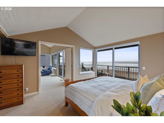 4175 N HIGHWAY 101 D-2, Depoe Bay, OR 97341