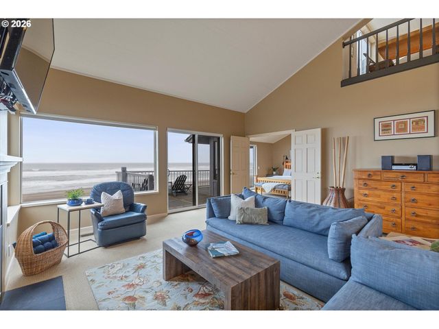 4175 N HIGHWAY 101 D-2, Depoe Bay, OR 97341