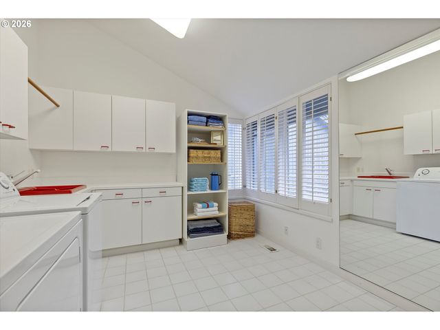 4175 N HIGHWAY 101 D-2, Depoe Bay, OR 97341