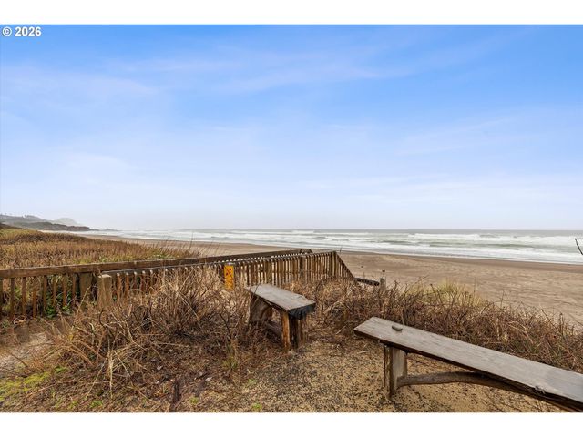 4175 N HIGHWAY 101 D-2, Depoe Bay, OR 97341