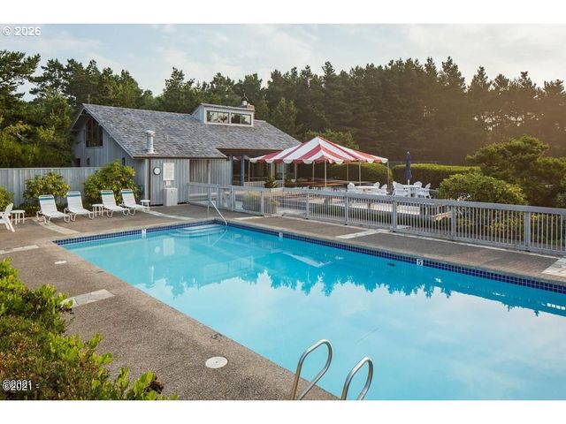 4175 N HIGHWAY 101 D-2, Depoe Bay, OR 97341