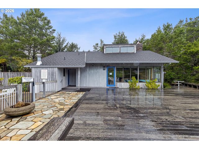4175 N HIGHWAY 101 D-2, Depoe Bay, OR 97341