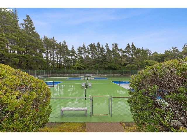 4175 N HIGHWAY 101 D-2, Depoe Bay, OR 97341