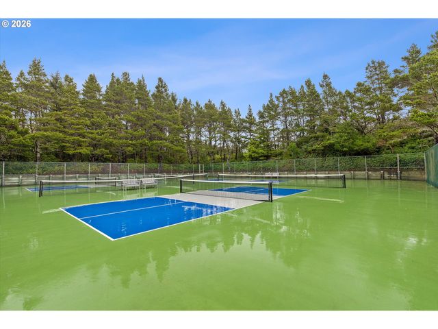 4175 N HIGHWAY 101 D-2, Depoe Bay, OR 97341