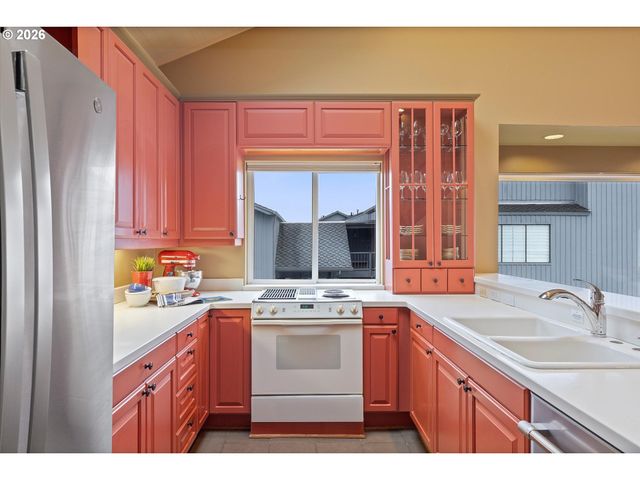 4175 N HIGHWAY 101 D-2, Depoe Bay, OR 97341