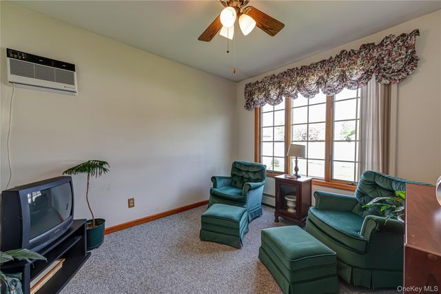 255 N Albany Avenue, Massapequa, NY 11758
