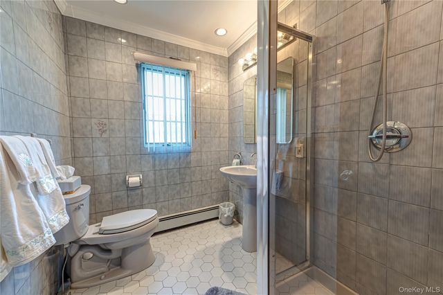 255 N Albany Avenue, Massapequa, NY 11758