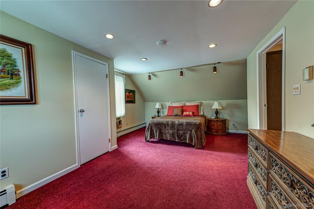 255 N Albany Avenue, Massapequa, NY 11758
