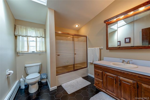 255 N Albany Avenue, Massapequa, NY 11758