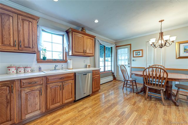 255 N Albany Avenue, Massapequa, NY 11758