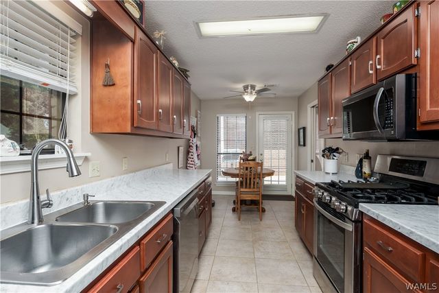 1826 Fox Ridge, Tuscaloosa, AL 35406