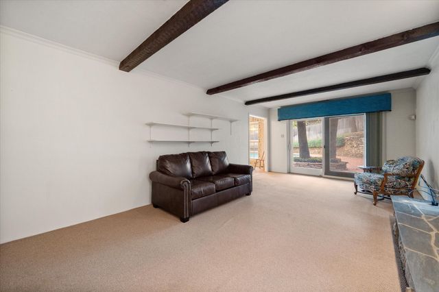 905 Live Oak Lane, Arlington, TX 76012